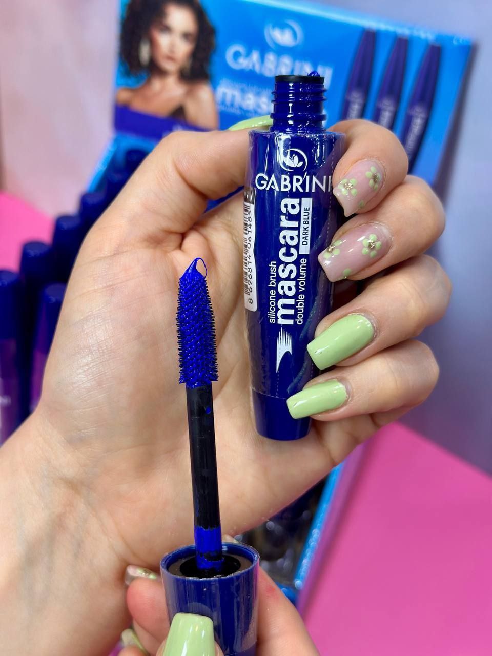 ریمل حجم دهنده آبی